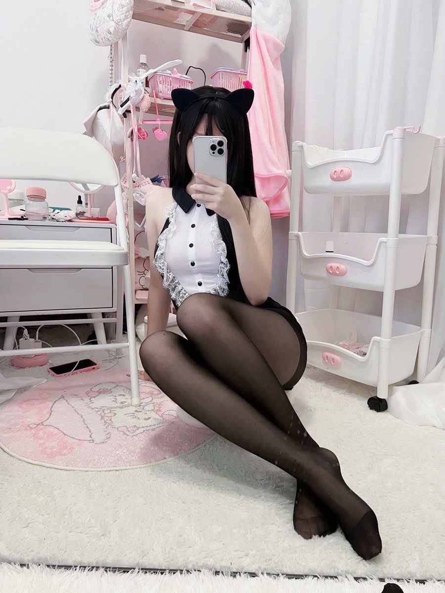 饿了，把你牛子拿出来给我尝尝 https://t.co/xjcyvAyAKo
