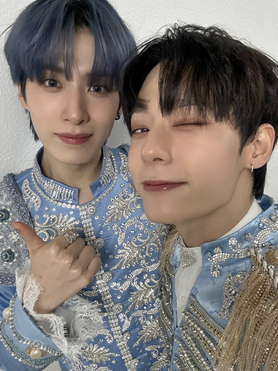 📸 23.02.24 || Trad _ Hwanwoong

Feliz 100° dia de Woongxion ✨
(1801 dias de Toomon 💓💓💓💓)

#ONEUS #HWANWOONG #원어스 #환웅