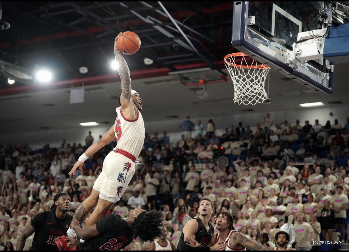 About last night! FAU Basketball in Paradise 🦉🏀🏝️