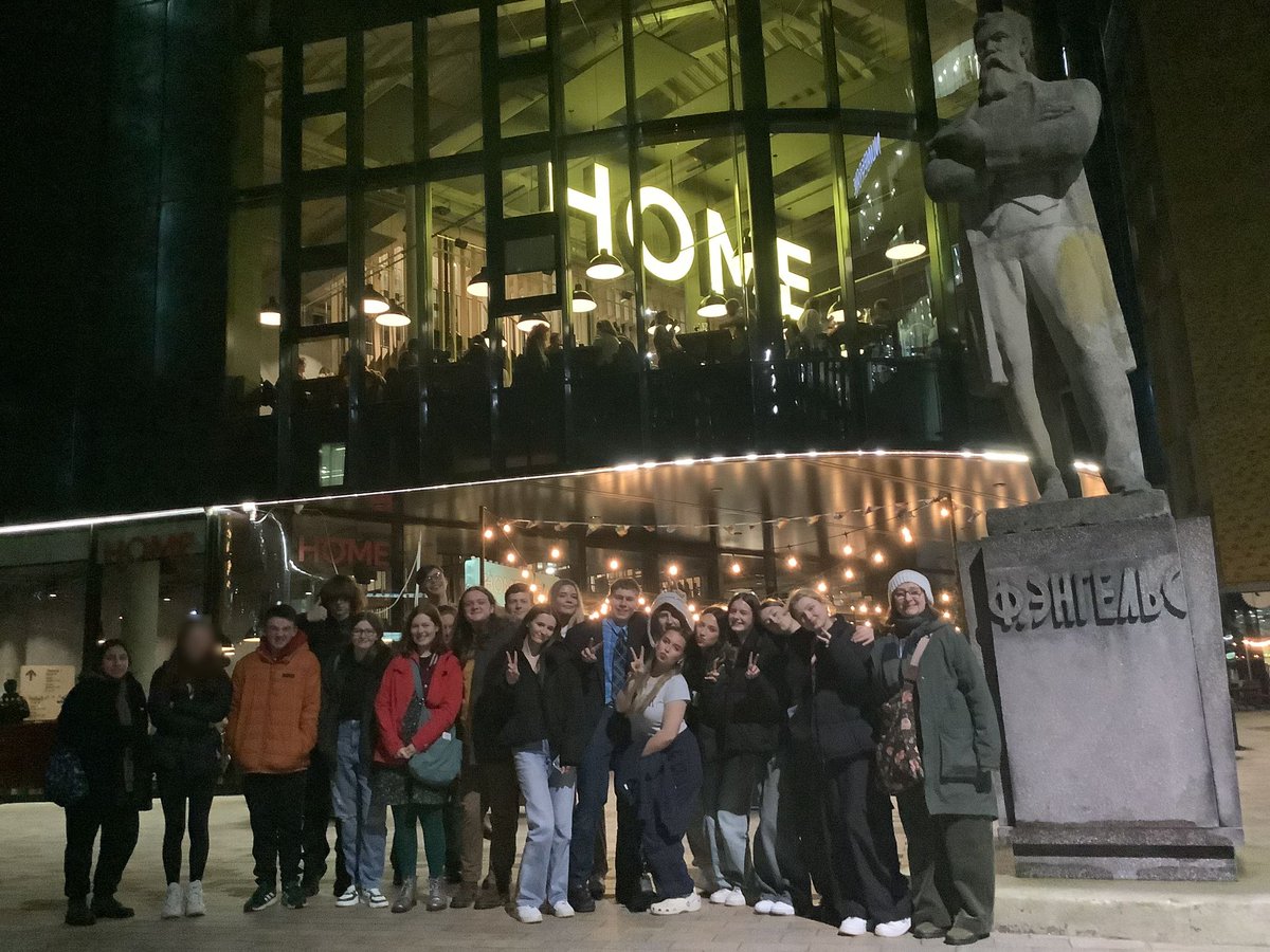 BRGS_1701's tweet image. Year 11 and 13 drama students attended last night's performance of @Wise_Children's  #BlueBeard @HOME_mcr. Visually stunning, thought provoking with a multi talented cast it promoted lively discussion and has given lots for our students to consider when devising their own pieces.