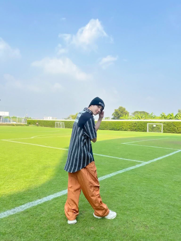 xikers_official's tweet photo. [#헌터] บรรทัดทองทัก 📏💛👋😌
#xikers #싸이커스 https://t.co/UwSS0X5fIs