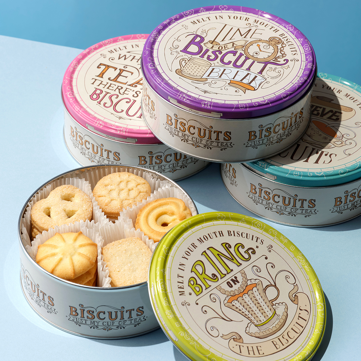 レトロな絵柄とパステルカラーが可愛らしいクッキー缶】 プレッツェル