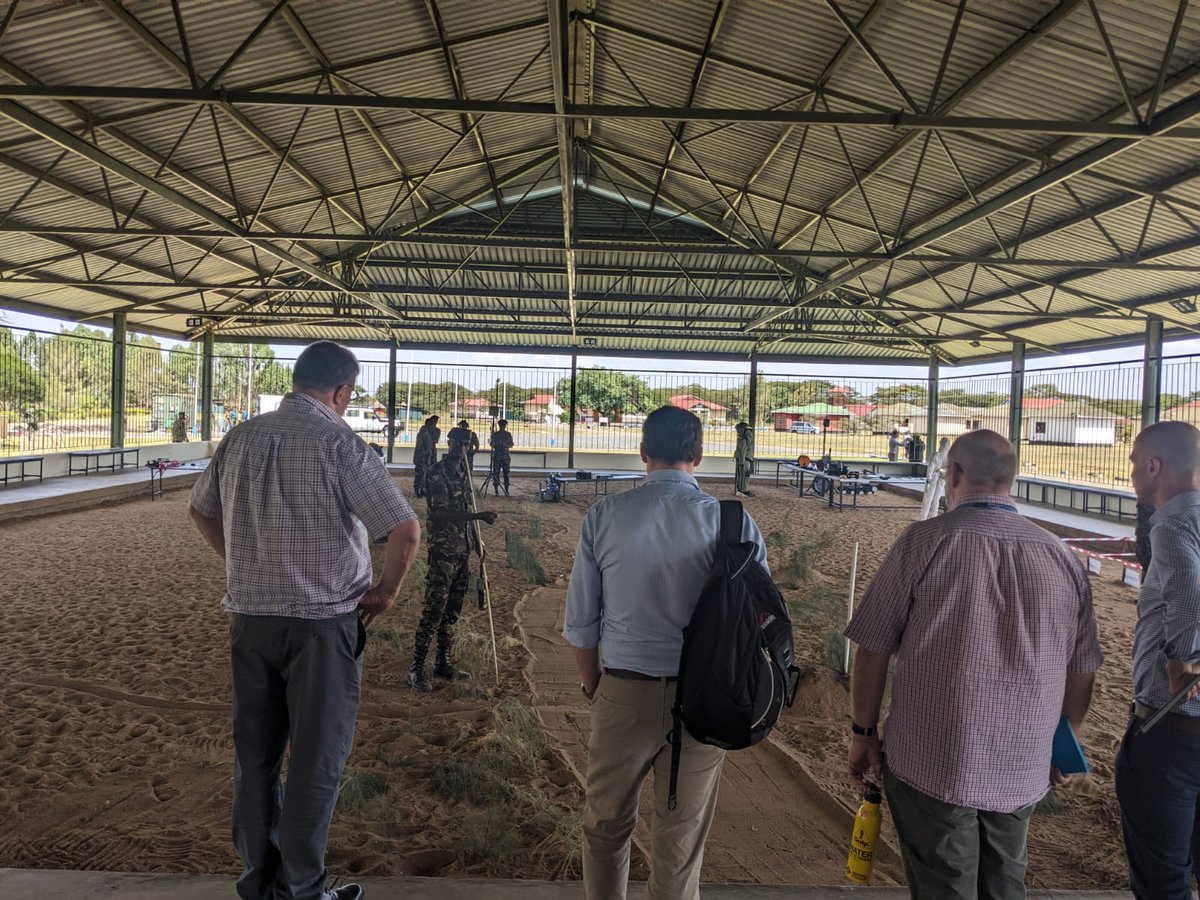 BPST_A's tweet image. 🇬🇧 BPST(A) at the HPSS School, #Kenya 🇰🇪, with the Africa Peace Support Operations (APSO) Programme Manager, Mr. Darren Simpson. 

We contribute to the #UKCSSF APSO programme by delivering and facilitating training for peacekeepers and senior leaders deploying to UN/AU missions.