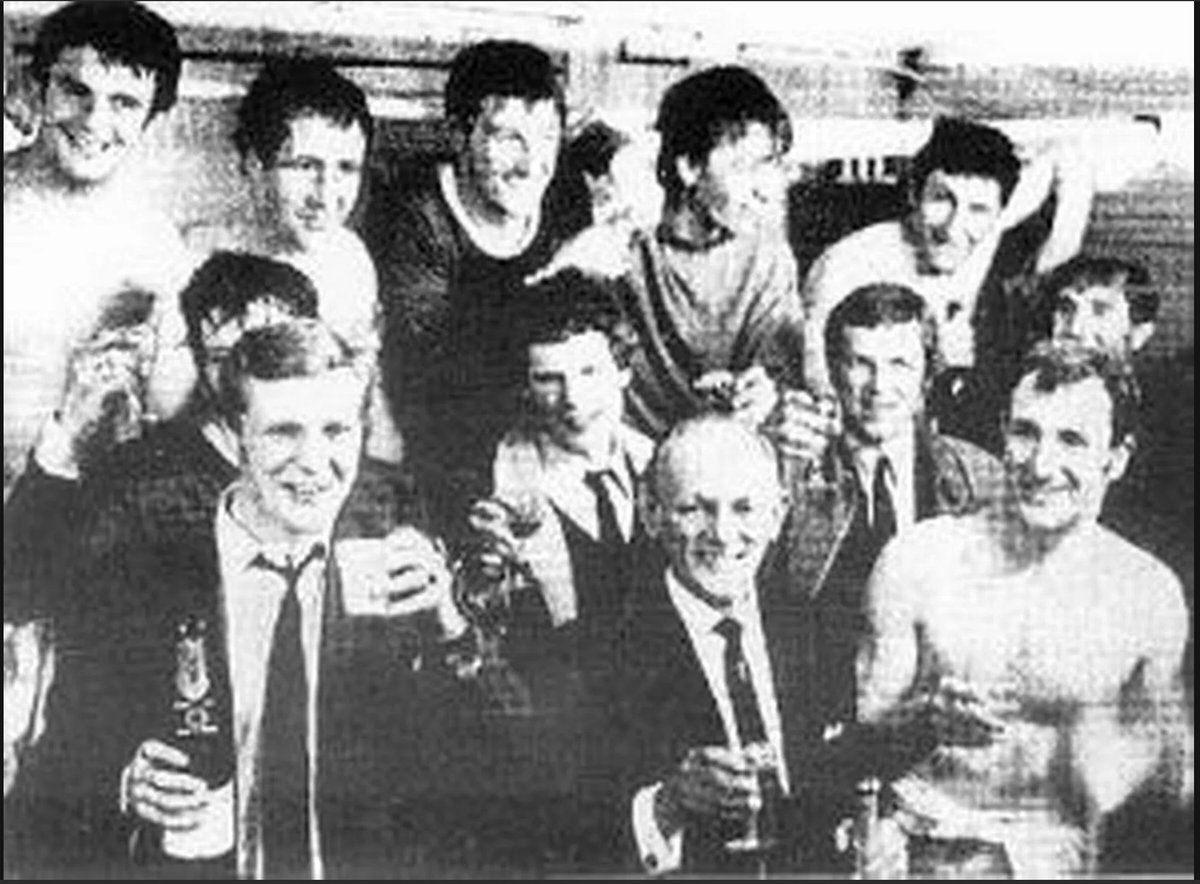 M_Gibson98's tweet photo. Rumour has it that the chairmen who didn't vote from Luton and Grimsby town had confirmed they would vote for Altrincham, however in a streak of luck, one chairman had been chasing a mysterious phone call and another had been directed to the wrong room. #RAFC https://t.co/jDmXw81XFx