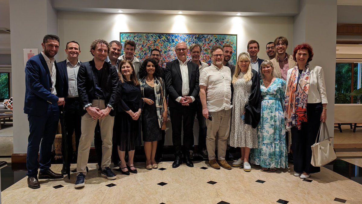 Embassy of Belgium in Malaysia (@belgiummalaysia) on Twitter photo 🇧🇪🇲🇾 Glad to receive the EU/MS delegates of the Codex Alimentarius Comité at the residence in Kuala Lumpur. Learning more on standards for olive oil. <a href="/FAO/">Food and Agriculture Organization</a> <a href="/FAOWHOCodex/">Codex Alimentarius</a> @EU2024BE <a href="/FODEconomie/">FOD Economie</a> <a href="/BelgiumMFA/">🇧🇪 Belgium MFA</a> <a href="/MalaysiaMFA/">Wisma Putra</a> 🇧🇪🇲🇾 Glad to receive the EU/MS delegates of the Codex Alimentarius Comité at the residence in Kuala Lumpur. Learning more on standards for olive oil. <a href="/FAO/">Food and Agriculture Organization</a> <a href="/FAOWHOCodex/">Codex Alimentarius</a> @EU2024BE <a href="/FODEconomie/">FOD Economie</a> <a href="/BelgiumMFA/">🇧🇪 Belgium MFA</a> <a href="/MalaysiaMFA/">Wisma Putra</a>