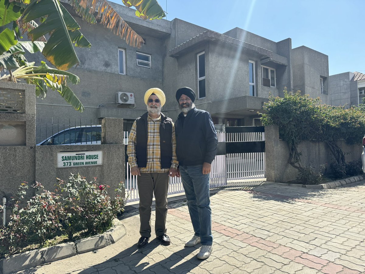 rsrobin1's tweet photo. Thrilled to welcome @SandhuTaranjitS, one of India's distinguished diplomats, back to his origins at Samundri House, Amritsar.
Savoring #Verka Lassi under the sunny skies of Green Avenue, we celebrate his family’s remarkable journey as a trailblazer in modern Sikh history.
His return not only marks a reunion with his roots but also symbolizes the essence of giving back to the community after achieving monumental success.
A true inspiration, demonstrating that no matter the heights one reaches, the heart always belongs to home and society. #AmbassadorSandhu