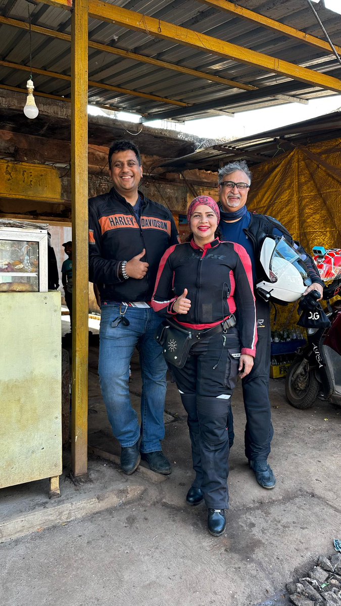 uptourismgov's tweet photo. #UttarPradeshTourism wishes Shubham Sharma, Amanda Brown Gupta, Anuj Sood, Geeta Dixit, and Amit Banerjee the best of journey!

#Riders #Harley #UPTourism #UttarPradesh 

@MukeshMeshram @harleydavidson https://t.co/kr3GSQ79vz