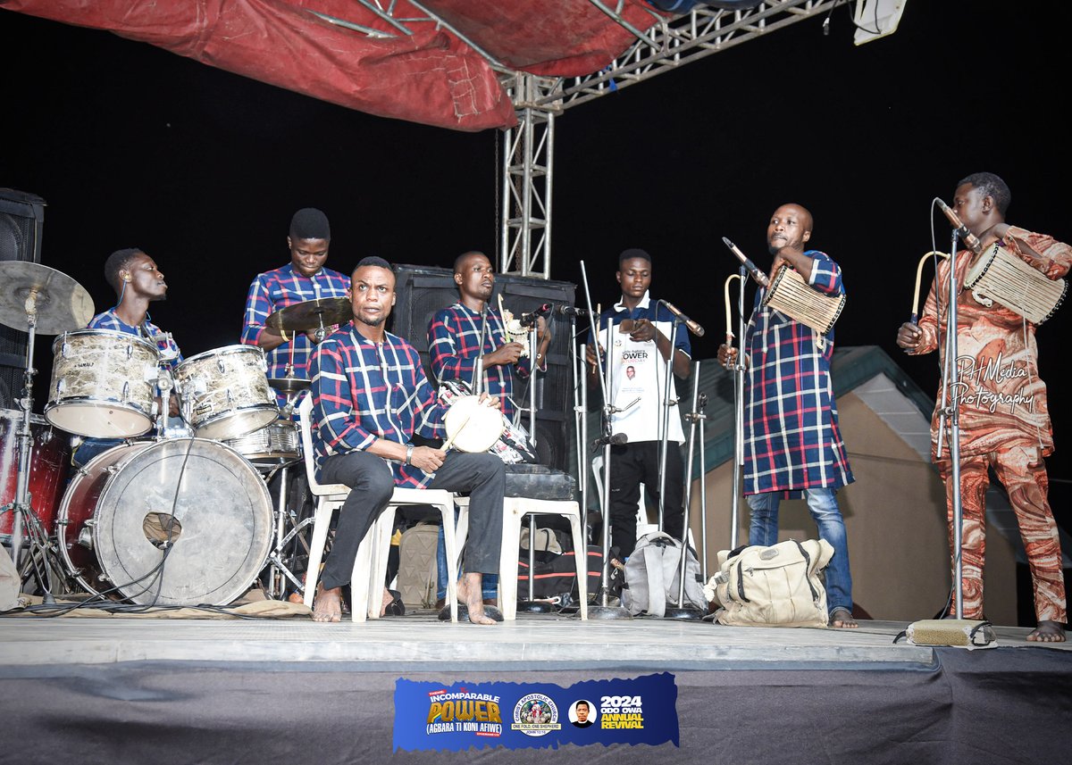 phm_live's tweet photo. #PictureSpeaks
Shade Taiwo led us to collaborate with the 24 Elders to bow before God in worship and Praise
The Incomparable Power is Real!
#OdoOwa
#annualrevival
#TheIncomparablePower
#officialprophethezekiah
#PHMedia https://t.co/FC7MOF8Vup