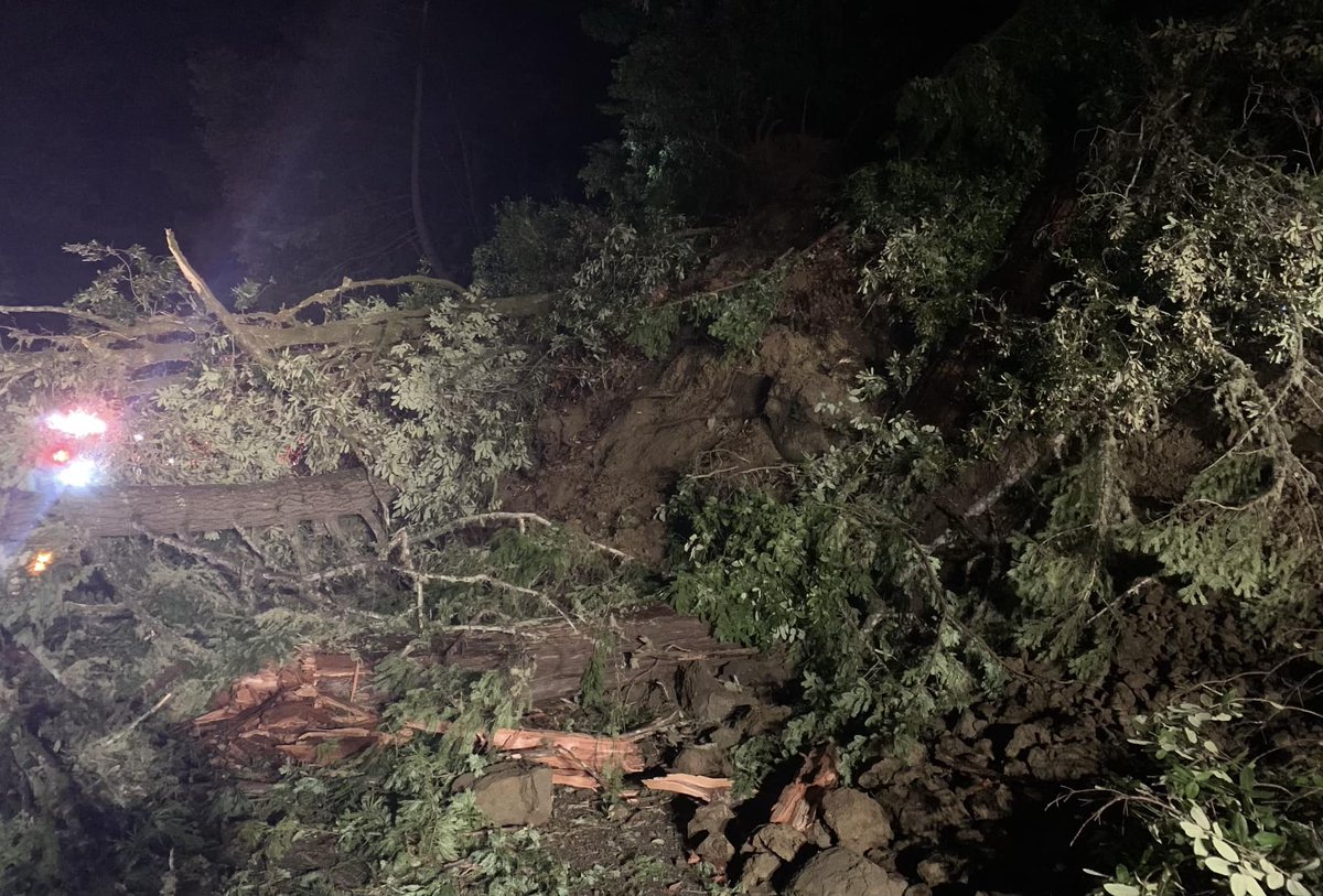 CaltransDist1's tweet photo. 🔴TRAFFIC ALERT: Route 128 is FULLY CLOSED from Route 1 to near Navarro in Mendocino County (PM 0-12), due to an active slide. There is no estimated time of reopening.

Check https://t.co/kXIUX7RRHo or the QuickMap app for the latest road conditions.
#Route128 #KnowBeforeYouGo https://t.co/41wbrKC5sp