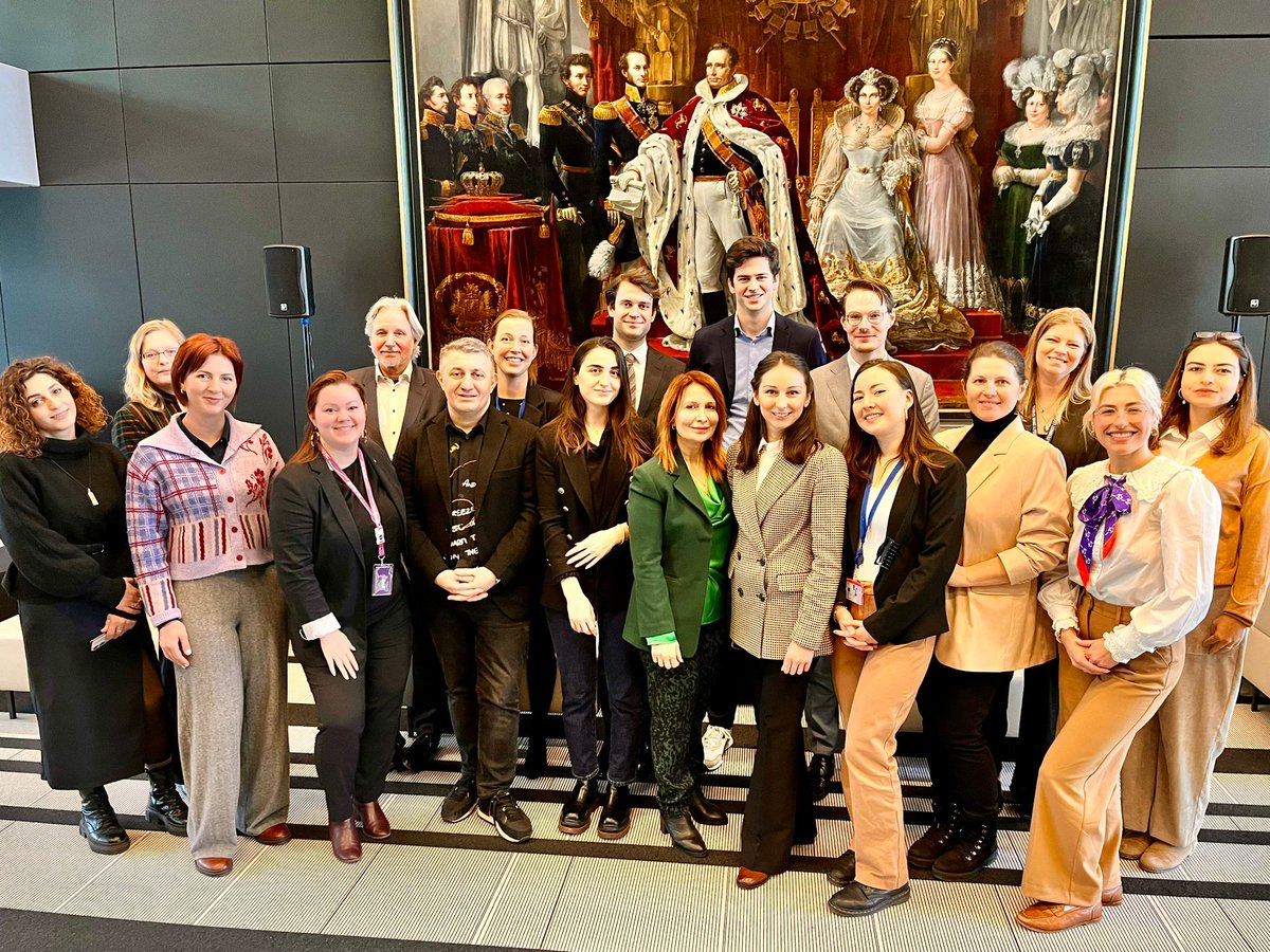 leclerc_katrina's tweet photo. What a gift (pun intended!) to meet with colleagues from the @DutchMFA last week to discuss pressing issues on #WomenPeaceSecurity, #Youth4Peace &amp; #LGBTQI+ rights in 🇦🇲🇦🇿🇬🇪🇲🇩. 

Thanks for the warm welcome to The Hague, @NLWomensrights! #feministforeignpolicy https://t.co/41CnZoYtrR