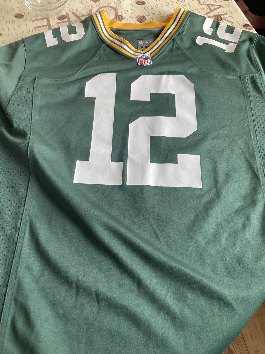 Det er på tide at denne trøje får en ny ejerperson. Så den foræres væk i dagens udgave af LIGA fra klokken 18 på P4. #SåååU