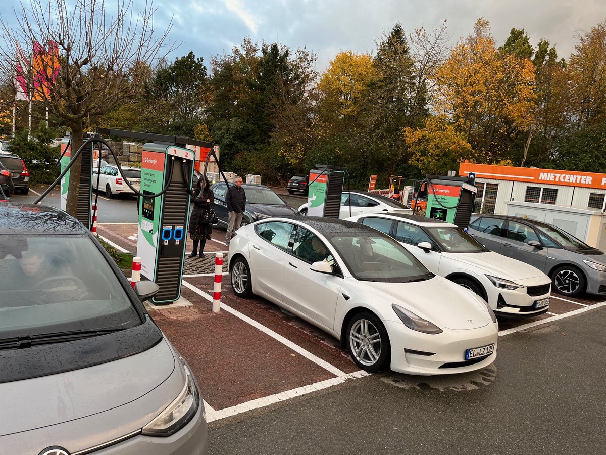 GerdKebschull's tweet image. Wie entsteht ein Ladepark?
auto-online-magazin.de/2024/02/23/wie…
Vielen Dank an @AndreasMemmer @Pfalzwerke @hornbach
#pfalzwerk #ladepark #hornbach