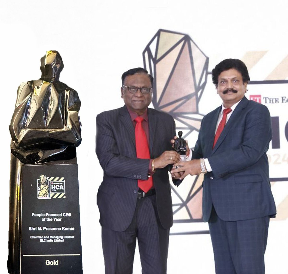 Esteemed industry leader Shri. Prasanna Kumar Motupalli, CMD, NLC India Limited, has been honored with the prestigious “People-Focused CEO of the Year” award by ET HR World, HR vertical of The Economic Times, at The Leela Ambience, Gurugram. #NLCIL @ETHrWorld @CoalMinistry