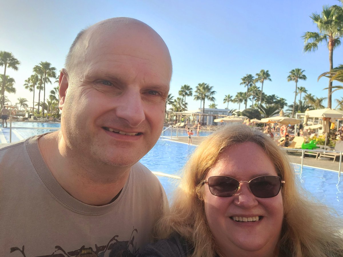 fodenlaura's tweet photo. @LindsayOxUni Arrived at Riu Gran Canaria,room with a garden\Meloneras sea view! 😎 https://t.co/jAiHGctgHp