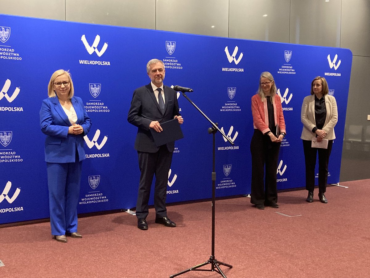 ChrisRadojewski's tweet photo. Happy to be present to kick off “Life After Coal” in Wielkopolska - welcoming the voivodeship to @PastCoal. Witamy! #LifeAfterCoal #CoaltoClean https://t.co/svJGVtlIFL