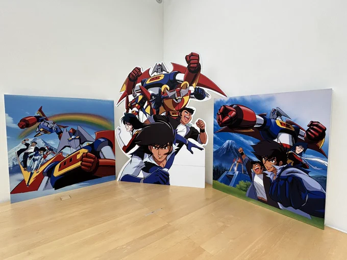 横須賀美術館「日本の巨大ロボット群像」ただの展示の羅列になってない切り口が良い!特に設定大のサイズに引き伸ばされたメカはそれだけで必然的に「人とロボ」を意識させる。そしてメカニズム。宮武一貴さん描き下ろしの絵は現物でしか味わえない仕掛けあり。トークイベントも楽しかった。 