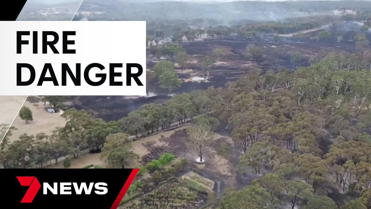 A bushfire emergency is threatening homes in Victoria's west with thousands of people spending tonight in evacuation centres. A number of properties have been destroyed. Crews had been hoping for better weather overnight but conditions have only worsened. youtu.be/FpzAzwDVkk8