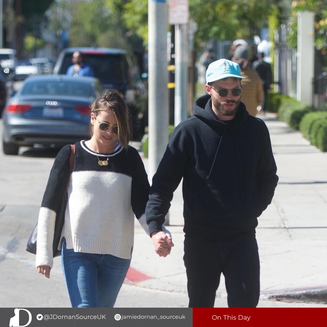 6 years ago • Jamie and Millie were spotted out and about in LA 

🗓️February 23, 2018
-
-
#JamieDornan #AmeliaWarner