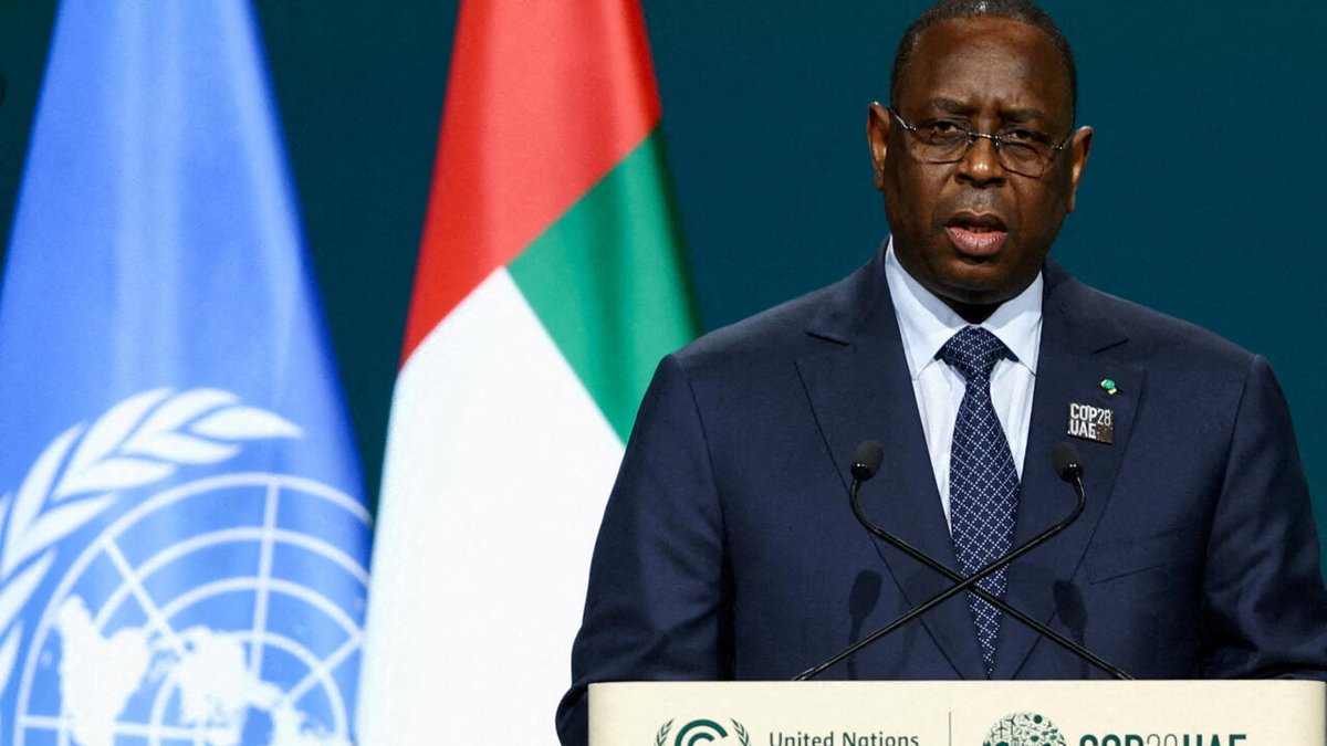 RFIAfrique's tweet photo. À la Une: Macky Sall ne fixe pas de date pour l'élection présidentielle https://t.co/SVgjfxKZ5D https://t.co/TL0QzIixpF