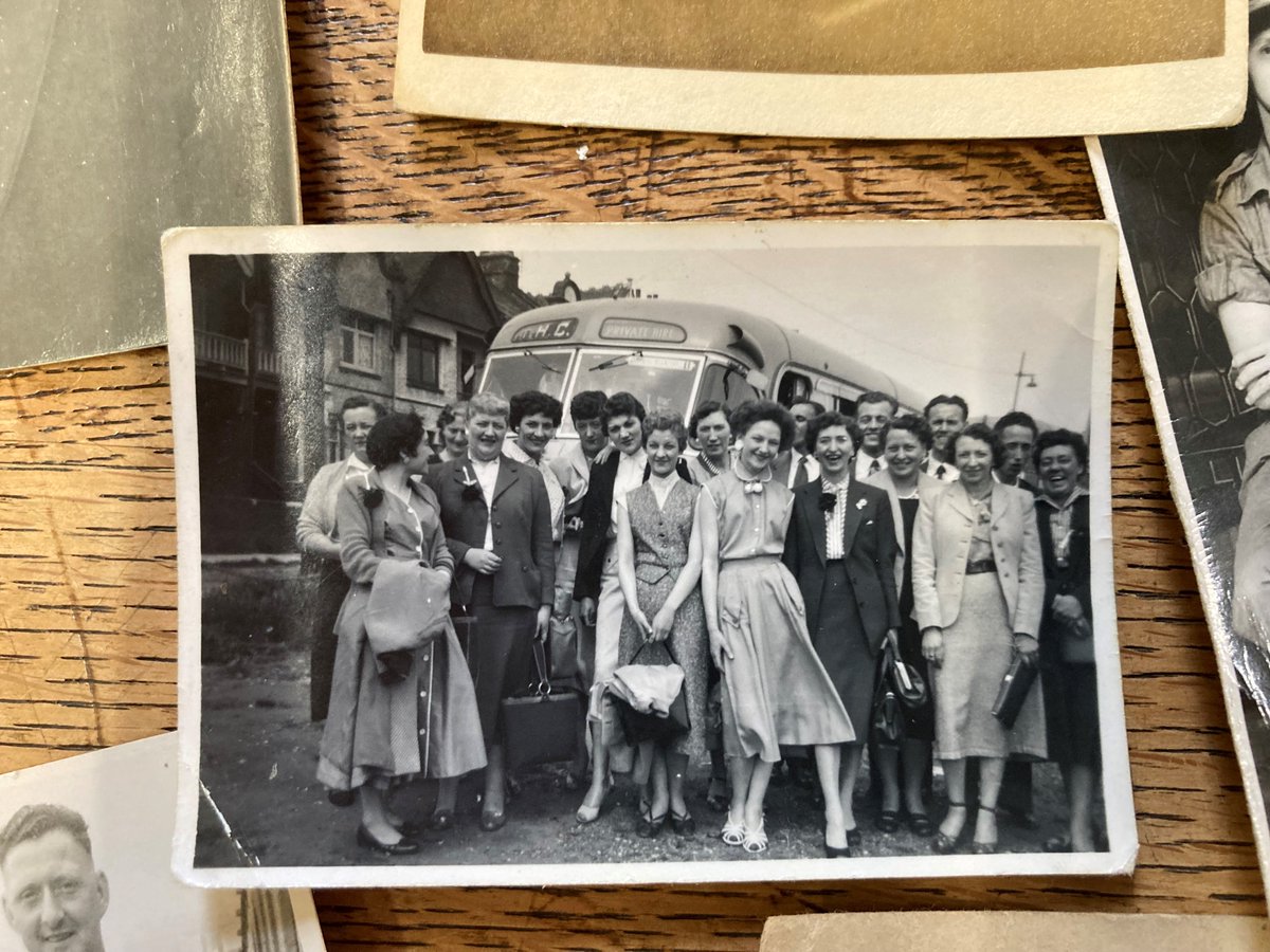 We recently received an intriguing, anonymous package containing these lovely old family photos, probably from the 19303s 📸 

Unfortunately none of them have any names or locations written on the back, so we don't know who any of them are! Do you recognise any faces? 🤔