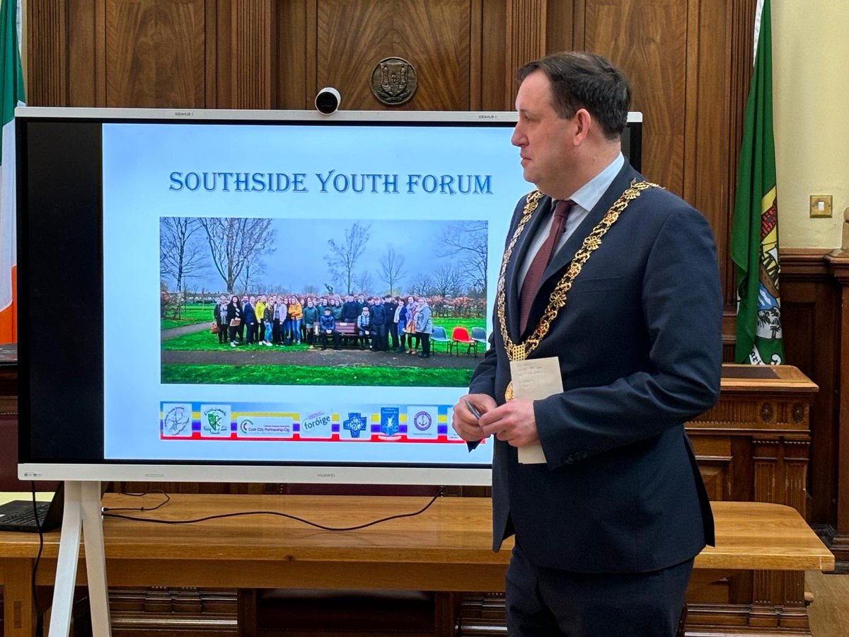 Our Southside Youth Forum visited City Hall yesterday, to meet the Lord Mayor, Kieran McCarthy and various Cork City Councillors, including our Past Pupil Fiona Kerins. Well done to our TY students involved and a huge thank you to all in City Hall for a warm reception!