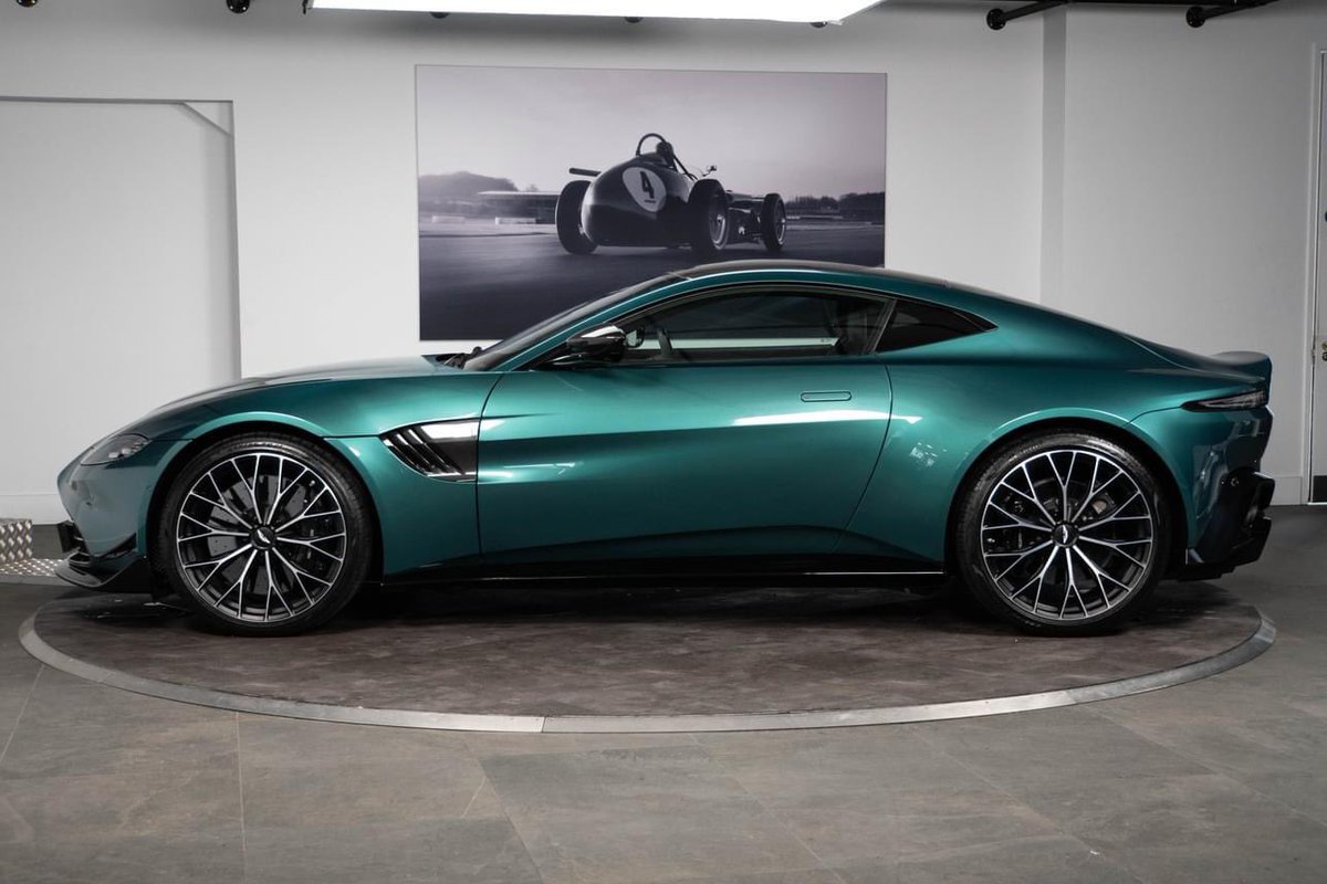 HWM_AstonMartin's tweet photo. This is such a cool Vantage F1 Edition spec:

-Delete rear wing
-Delete graphics pack
-Carbon Performance seats &amp; ceramic brakes very much present!

2023 Aston Martin Vantage 4.0 V8 F1 Edition 
Mileage 1,350 miles

https://t.co/Gsqf2JDQj5 https://t.co/7CdMAisdoA