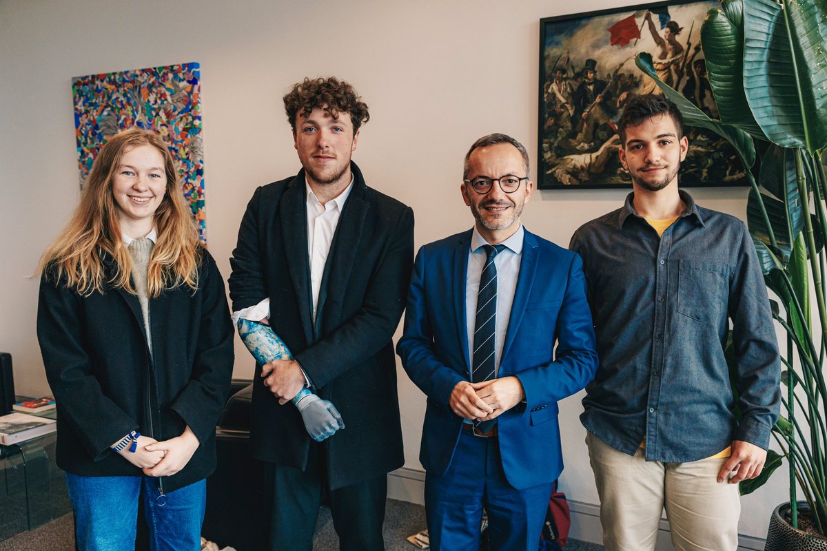 Merci à Marion, Enzo et Thomas du <a href="/PeToulouse/">Parlement des Étudiants Toulouse</a> pour ces échanges enrichissants, notamment sur votre engagement pour rapprocher les jeunes du débat politique et des institutions et sur les projets de la section toulousaine du <a href="/ParlementEtudia/">Le Parlement des Etudiants</a> !

<a href="/HauteGaronne/">Haute-Garonne</a>