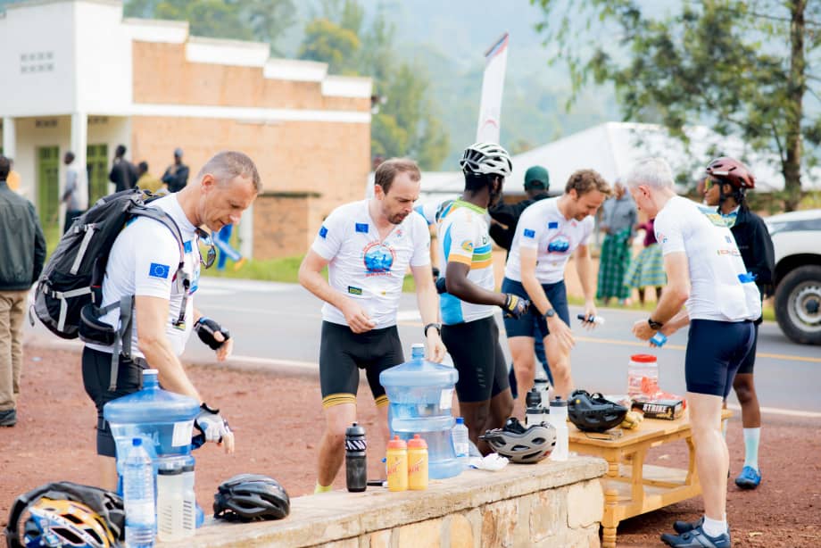 Félicitations à tous les participants de <a href="/RideRwandaRR/">Ride Rwanda</a> l'épreuve amateur du <a href="/tour_du_Rwanda/">𝗧𝗼𝘂𝗿 𝗱𝘂 𝗥𝘄𝗮𝗻𝗱𝗮 🇷🇼</a> soutenue par la <a href="/EUinRW/">EU Delegation to Rwanda</a> 
Cette épreuve a bénéficié d'un soutien de l'ambassade dans le cadre de #TerreDeJeux2024 🚴‍♂️🎽