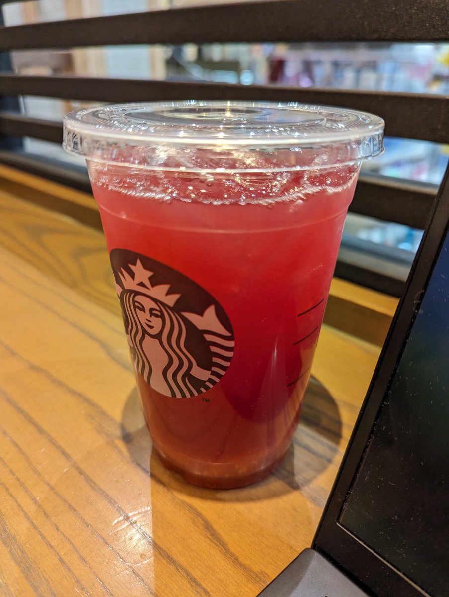 oka_developer's tweet image. スタバきてらぁ！！！！！！