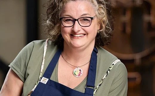 Celebzliving's tweet photo. Julie Goodwin is an Australian celebrity chef, best known for winning the inaugural season of MasterChef Australia in 2009 She has since become a successful author, TV presenter, and cooking teacher.
#celebzliving #CelebrityChef #MasterChefAustralia #CookingExpert #biography https://t.co/VPcOnjnYE4