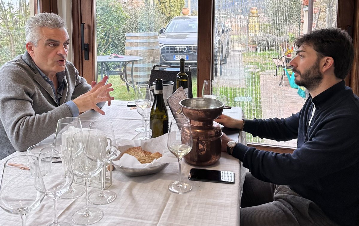 Wines Critic tweet media
