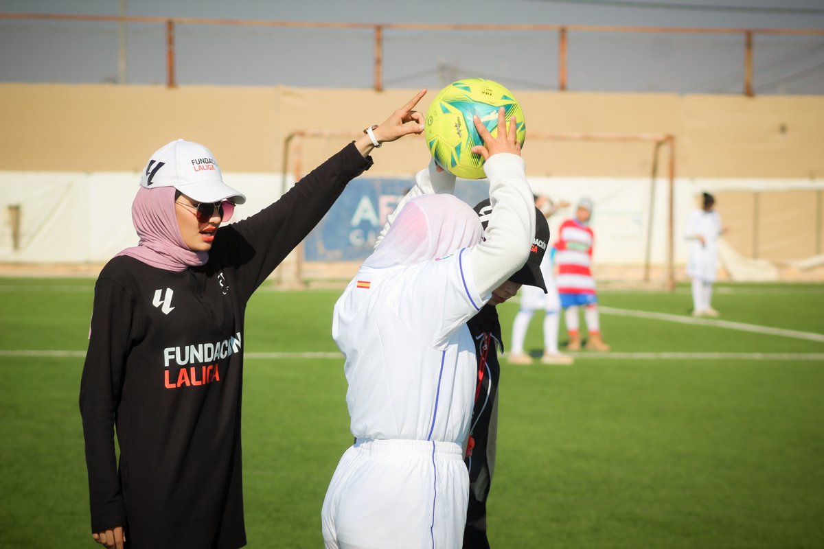 Cadiz_CFArab's tweet photo. لاليغا @LaLigaArab  تعود الى إلى مخيمي الزعتري والأزرق للاجئين.

👏 سيشارك أكثر من 400 فتى وفتاة في المسابقات الرياضية لمشروع لاليغا الاجتماعي الزعتري والأزرق. https://t.co/UpUa0cIo83