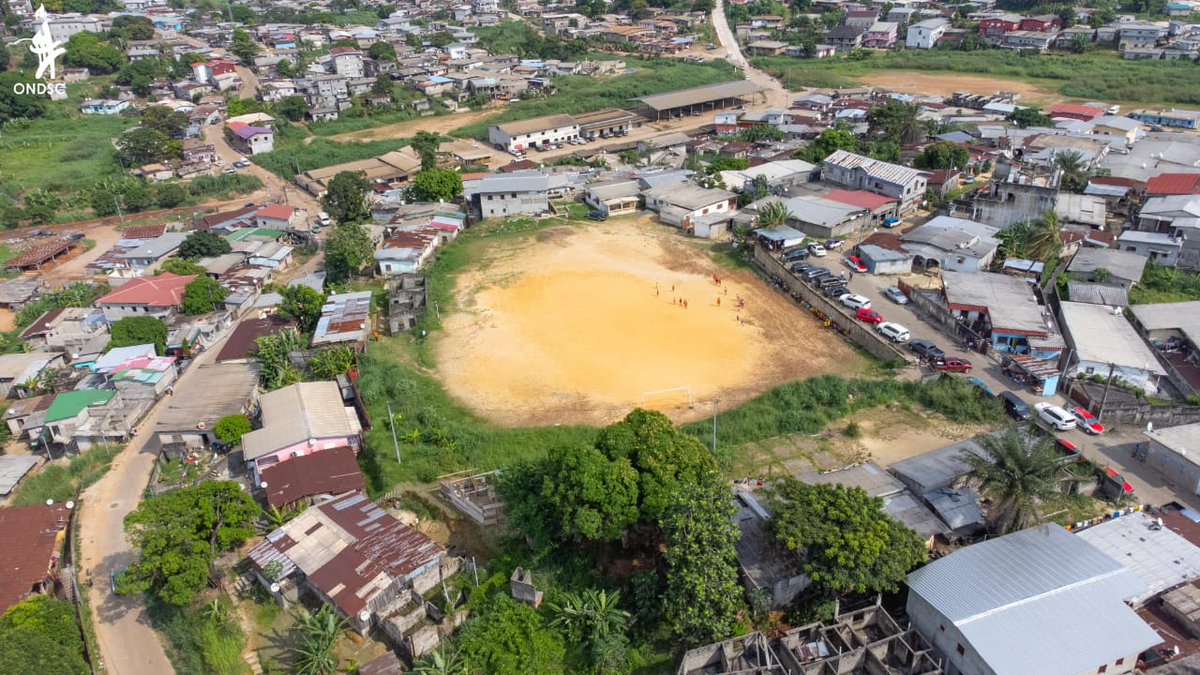 ondscofficiel's tweet photo. L’#UNESCO et l’#UNFPA prêts à accompagner l'#ONDSC dans la matérialisation du Programme #Sportpourtous, qui vise à doter le pays d'infrastructures sportives de proximité. Les responsables des trois entités ont visité le #StadedelaNation à Belle-Vue 2, en vue de sa réhabilitation. https://t.co/kDpCsEBRxP