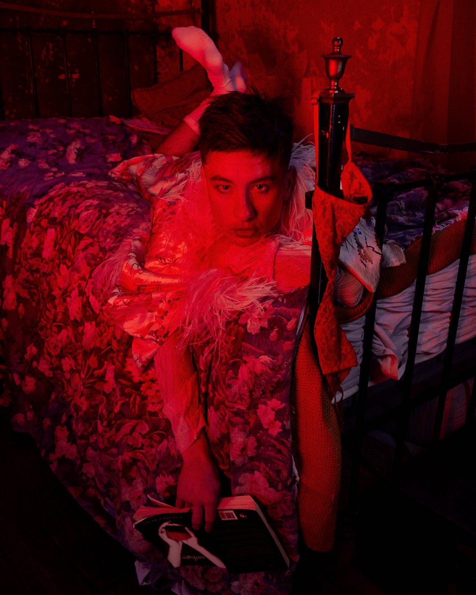 PrimeVideoIT's tweet photo. Barry Keoghan modalità vampiro >>>>>>>>>>> https://t.co/itc0OQzyqe
