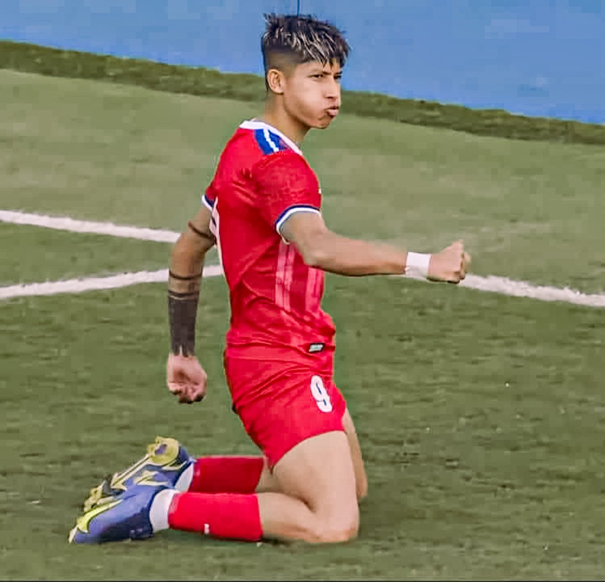 EAG Féminines (@eag_feminines) on Twitter photo Hier, face à l’Irak 🇮🇶, Sabitra Bhandari a inscrit un quintuplé 5️⃣ victorieux (5-0) qui permet au Népal 🇳🇵de se hisser en tête du groupe B de la <a href="/waffootball/">West Asian Football Federation</a> Cup 🌏
Déjà buteuse lors du premier match phase à la Syrie 🇸🇾, elle a ainsi atteint hier la barre des 50 buts en Hier, face à l’Irak 🇮🇶, Sabitra Bhandari a inscrit un quintuplé 5️⃣ victorieux (5-0) qui permet au Népal 🇳🇵de se hisser en tête du groupe B de la <a href="/waffootball/">West Asian Football Federation</a> Cup 🌏
Déjà buteuse lors du premier match phase à la Syrie 🇸🇾, elle a ainsi atteint hier la barre des 50 buts en