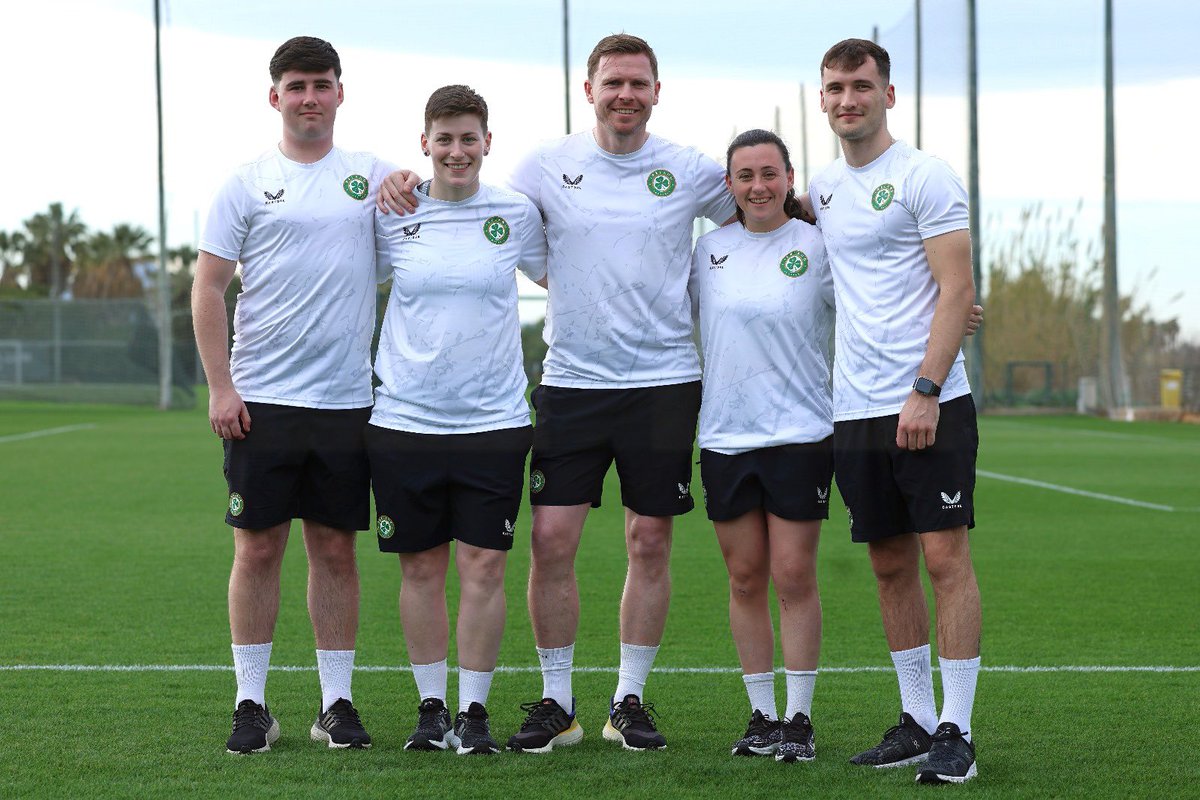 Great @SETUIreland representation with the @FAIreland WU16 coaching staff, who are currently in Valencia for two games against Switzerland 🇮🇪 ⚽️