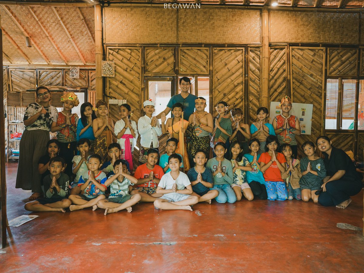 begawanlife's tweet photo. Role-playing during the Dwellings theme vividly brought Balinese history to life for Eco Warrior students, fostering a deep understanding and appreciation of their cultural heritage through engaging activities and firsthand experiences. https://t.co/lXXy8UdiRo