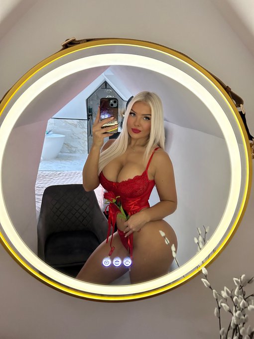 Tits or ass or both?? https://t.co/dbU55e8OYp