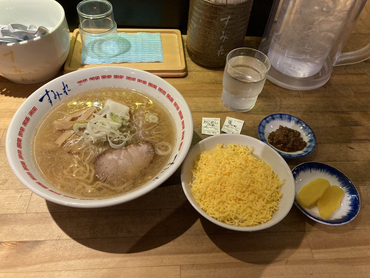 すみれの塩。
飲んだ後はいいと思う。以上！！

#すみれ
#塩ラーメン