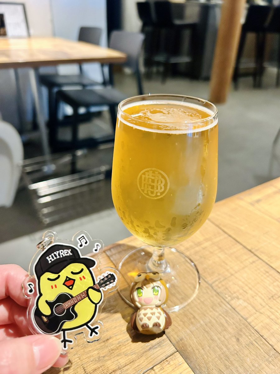 hiyocoshop's tweet photo. お疲れ様です🤗🍺✨ふぅにゃちゃんめっちゃ可愛かった!もっともふもふしたかった😭✨Takaさんのライブもふぅにゃちゃんへの愛がたっぷりで最高でした🤗✨心の栄養補給ができたので、夜は身体の栄養補給!クラフトビールでかんぱーい😆✨🌱🍻🐷🐥✨
#小山市
#BEERAY
#HIYREX
#まひろウといっしょ https://t.co/JJH7jRysfP