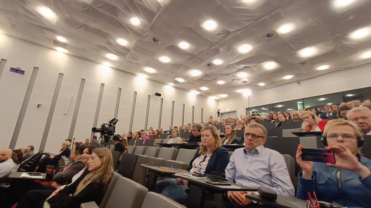 Reprezentanci Wydziału biorą udział w konferencji projektu Life After Coal PL - Wdrażanie Strategii Neutralności Klimatycznej Wielkopolska Wschodnia 2040 z udziałem Minister Klimatu i Środowiska RP oraz Ambasadorów UK i CA! Więcej 👉 youtube.com/live/7XkbJMIA9…