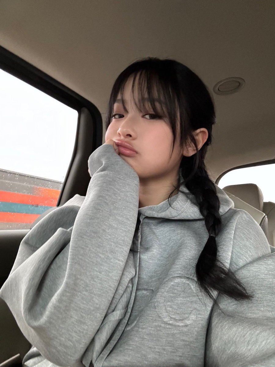 NewJeans Loops tweet media