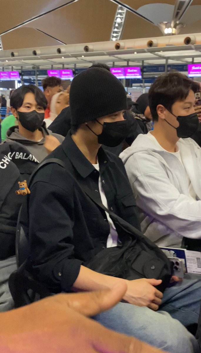 eyecandyhae's tweet photo. Eunwoo is right in front of eyes and he’s freaking beautiful even with mask on!!😭🫶🏻

#CHAEUNWOO #JOTM 
#JUSTONE10MINUTE  
#MysteryElevator #차은우 
#CHAEUNWOOINKL https://t.co/1socYSOIhn
