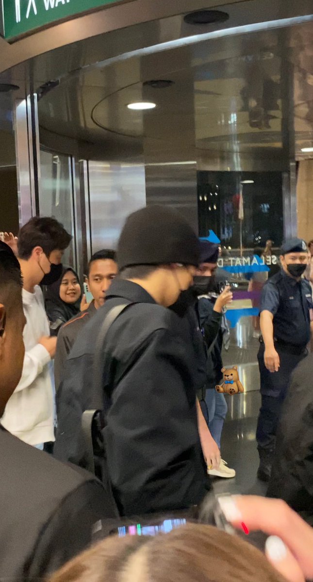 eyecandyhae's tweet photo. Eunwoo is right in front of eyes and he’s freaking beautiful even with mask on!!😭🫶🏻

#CHAEUNWOO #JOTM 
#JUSTONE10MINUTE  
#MysteryElevator #차은우 
#CHAEUNWOOINKL https://t.co/1socYSOIhn