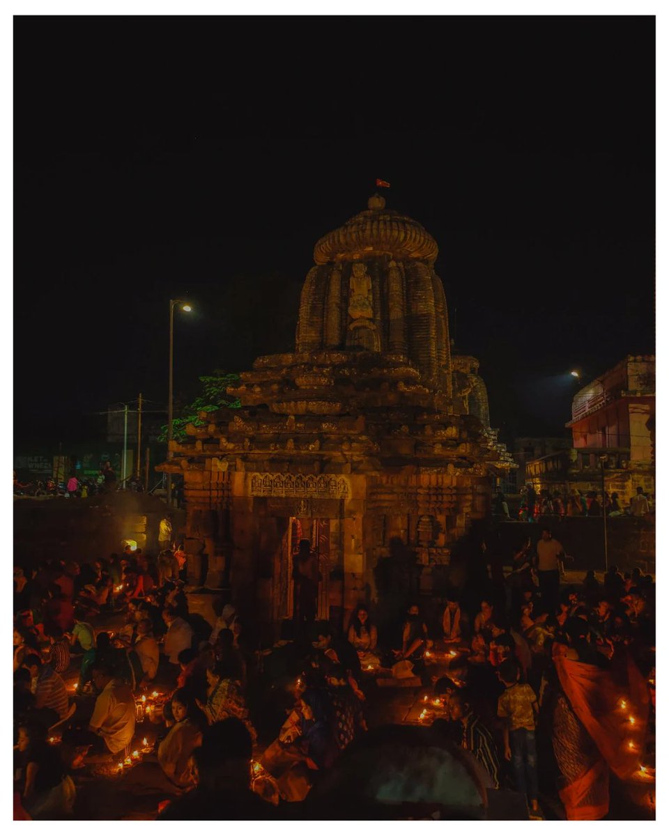 On this auspicious night, surrender to the divine grace of Shiva.
.
.
#Mahashivaratri #mahadev
#ourcultureourpride
.
.
<a href="/BBSRBuzz/">Bhubaneswar Buzz</a> <a href="/MinOfCultureGoI/">Ministry of Culture</a>