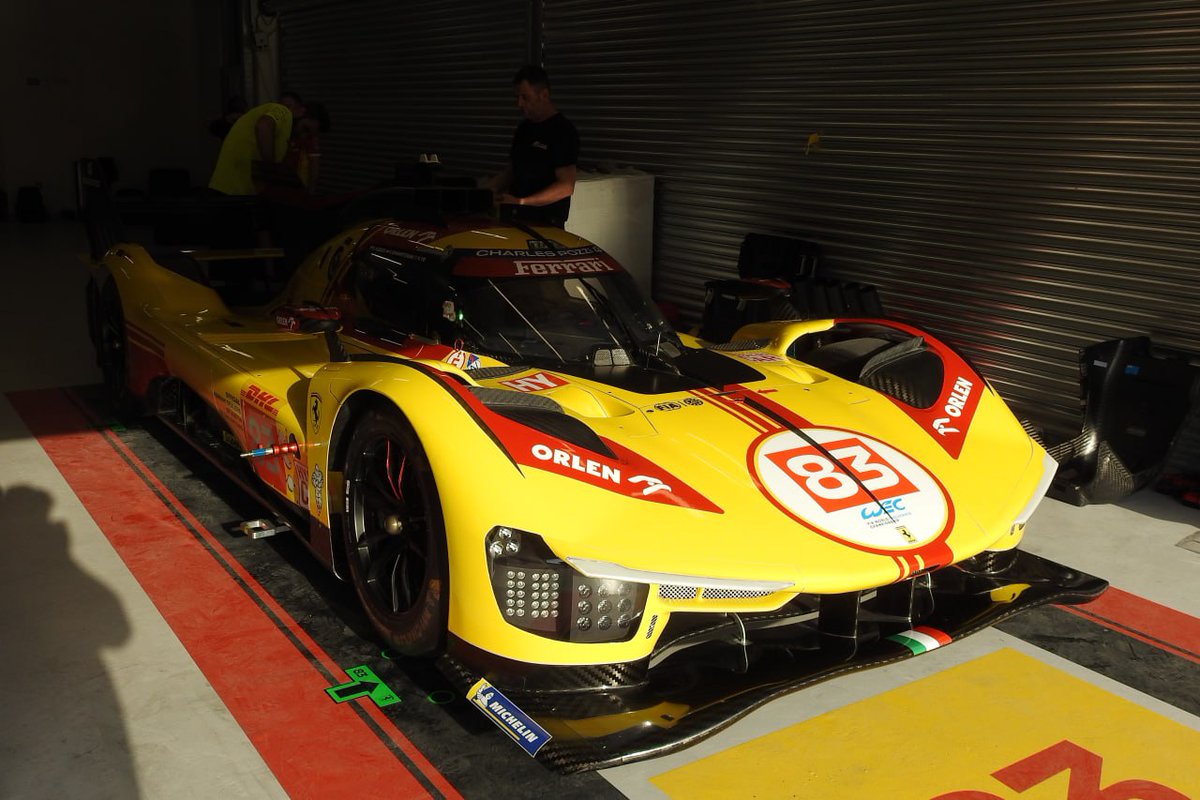 pedalafondonet's tweet photo. 💥Primeras💥 Imágenes reales del Hermoso #YellowFerrari #Ferrari #499P #LMH numero 83 @FerrariHypercar en su preparativo para #WECPrologue #Qatar1812KM #preseasontesting2024 Creditos a @SalaStampRacing https://t.co/106uD4Wy6f