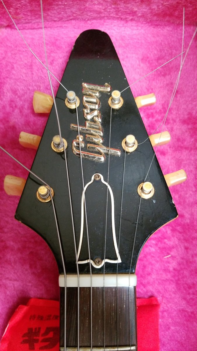 nagaimichi0's tweet photo. #Gibson
#Vintage
#KORINA
#FlyingV
#Reissue のままなのは…
#SmallHead だからwww https://t.co/8CgyuQEssW