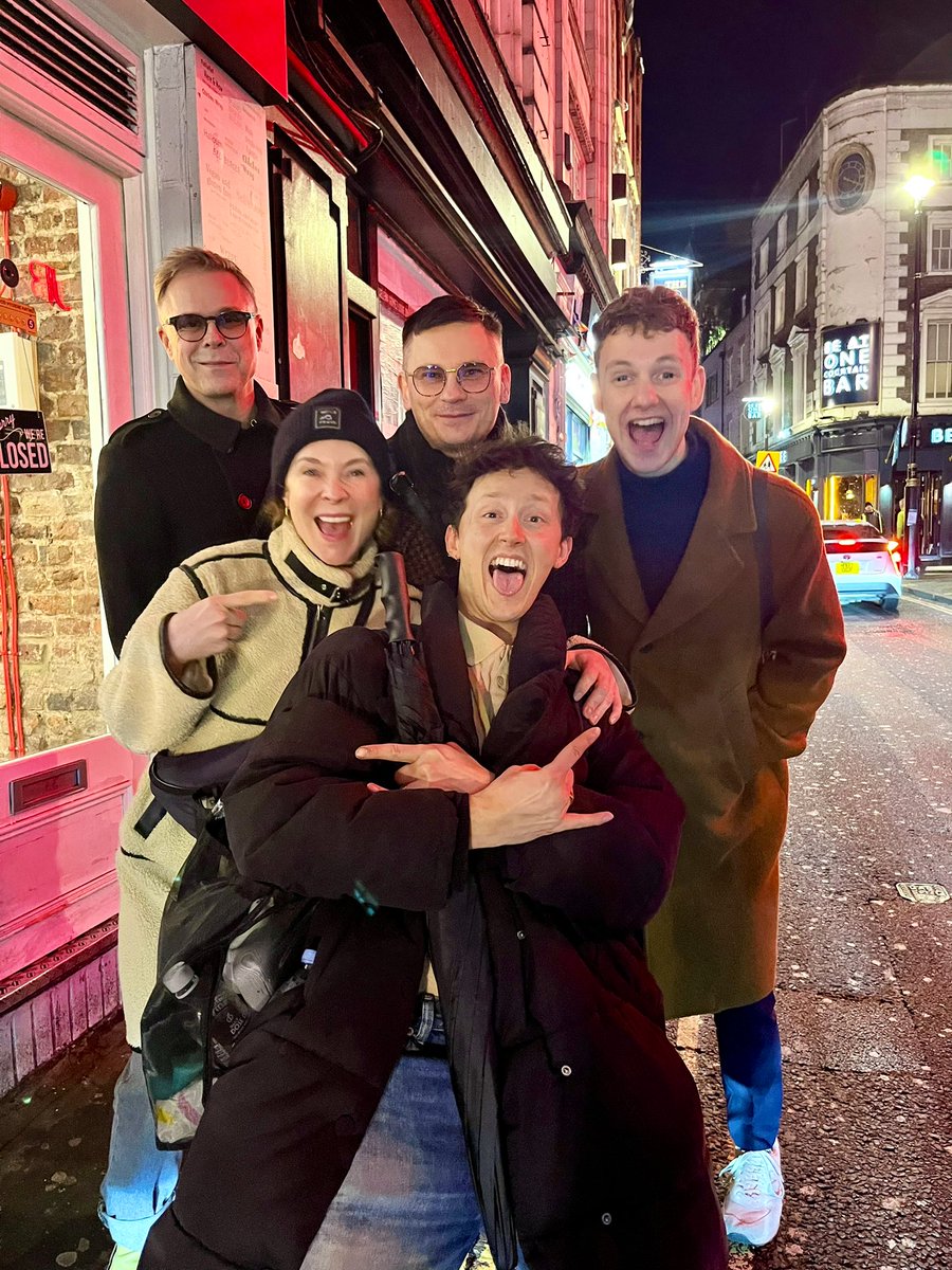 Kaisa Hammarlund (@kaisahammarlund) on Twitter photo This boy-wonder absolutely smashed his West End Leading man-debut in <a href="/HadestownUK/">Hadestown UK</a> and the Swedish fanclub are so so proud! 👏🏼👏🏼👏🏼 @simonoskarsson 🌹 This boy-wonder absolutely smashed his West End Leading man-debut in <a href="/HadestownUK/">Hadestown UK</a> and the Swedish fanclub are so so proud! 👏🏼👏🏼👏🏼 @simonoskarsson 🌹