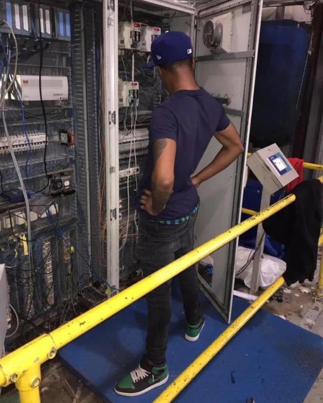 ImSlaton's tweet image. Call of Duty looking at their servers rn