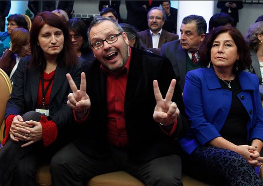 chilelibertaria's tweet photo. Sebastián Dávalos , hijo de Bachelet, reabre demanda contra Canal 13: Exige más de $3 mil millones por daños y perjuicios, aclara que el dinero no le alcanza y no tiene para comer.
#chile #davalos #sebastiandavalos https://t.co/FpPYtje6J4